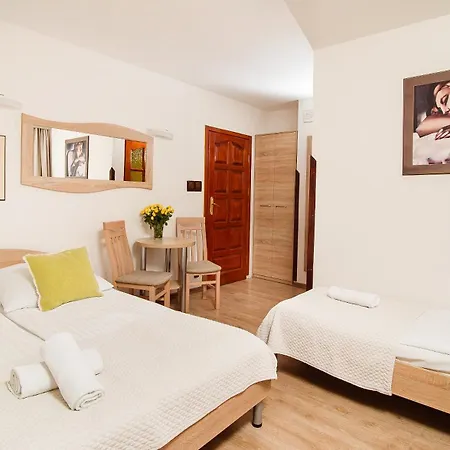 Kompleks Wypoczynkowo-rehabilitacyjny Marzenie Nocleg ze śniadaniem 3*